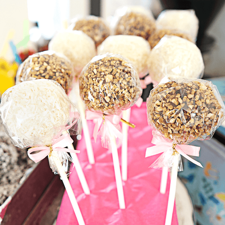 Cake pops met hazelnoot en kokos (Vanaf 12 stuks)