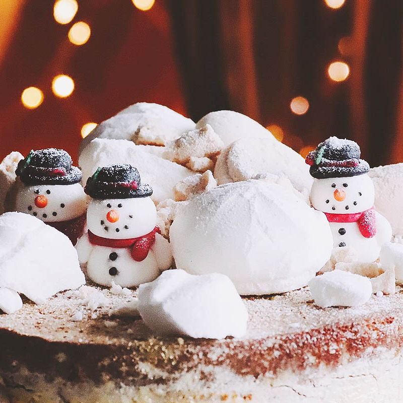 Sneeuwpop van marsepein