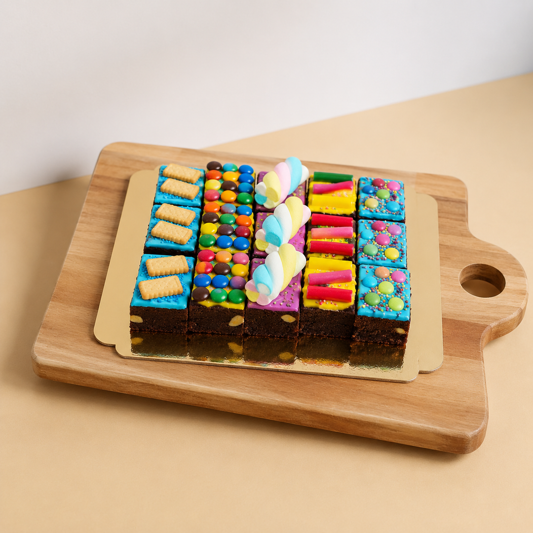 Brownies met kleurrijke decoratiemix (15 stuks)