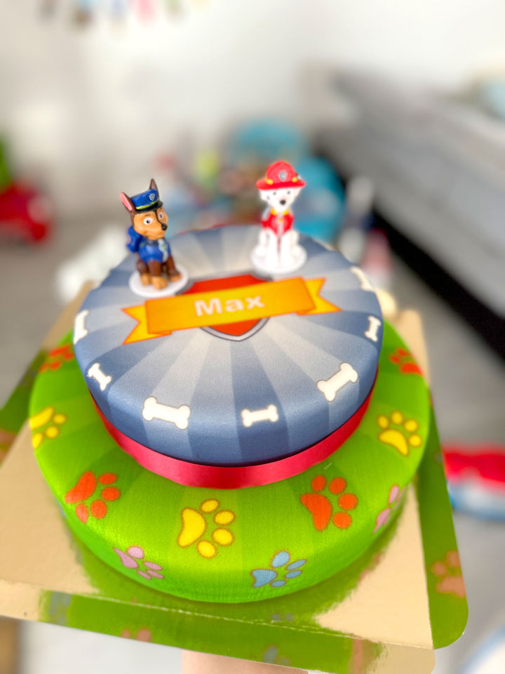 Chase en Marshall van PAW Patrol® op taart met twee verdiepingen