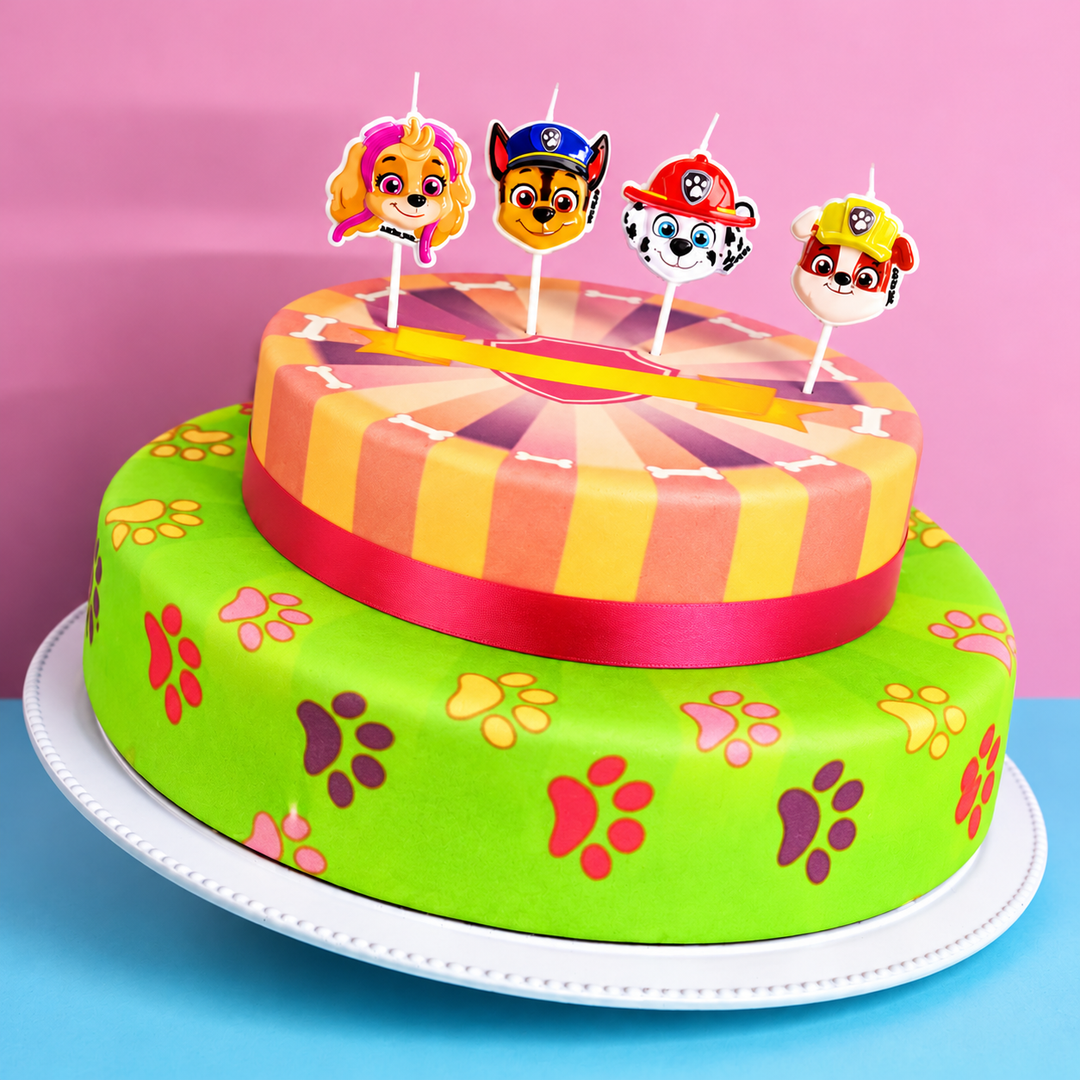 Paw Patrol® op een 2-laags roze hondenpoot taart