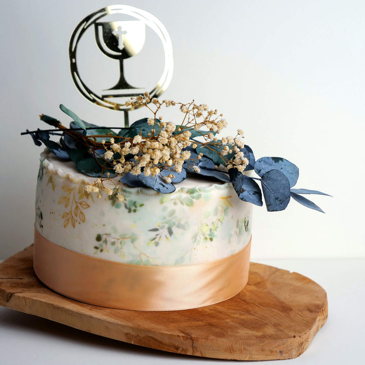 Deluxe Eucalyptus-taart met communie-cake-topper