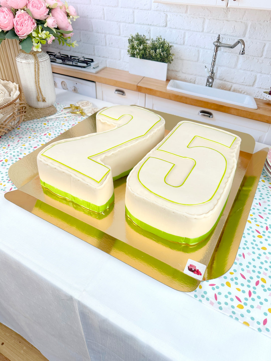 Dubbele cijfer taart, verschillende kleuren 