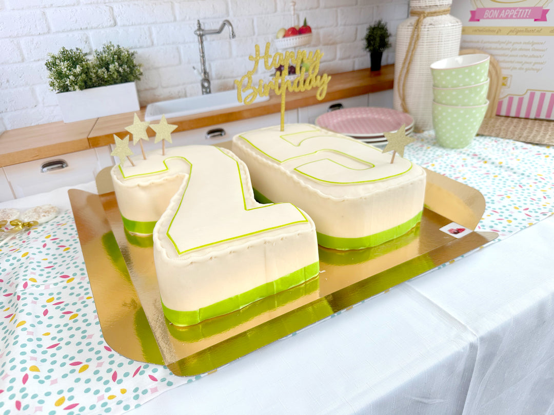 Dubbele cijfer taart, verschillende kleuren 