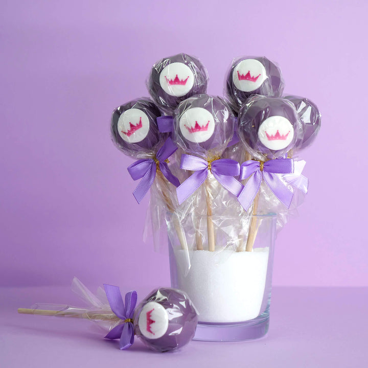 Effen gekleurde cake pops met logo (12 stuks)