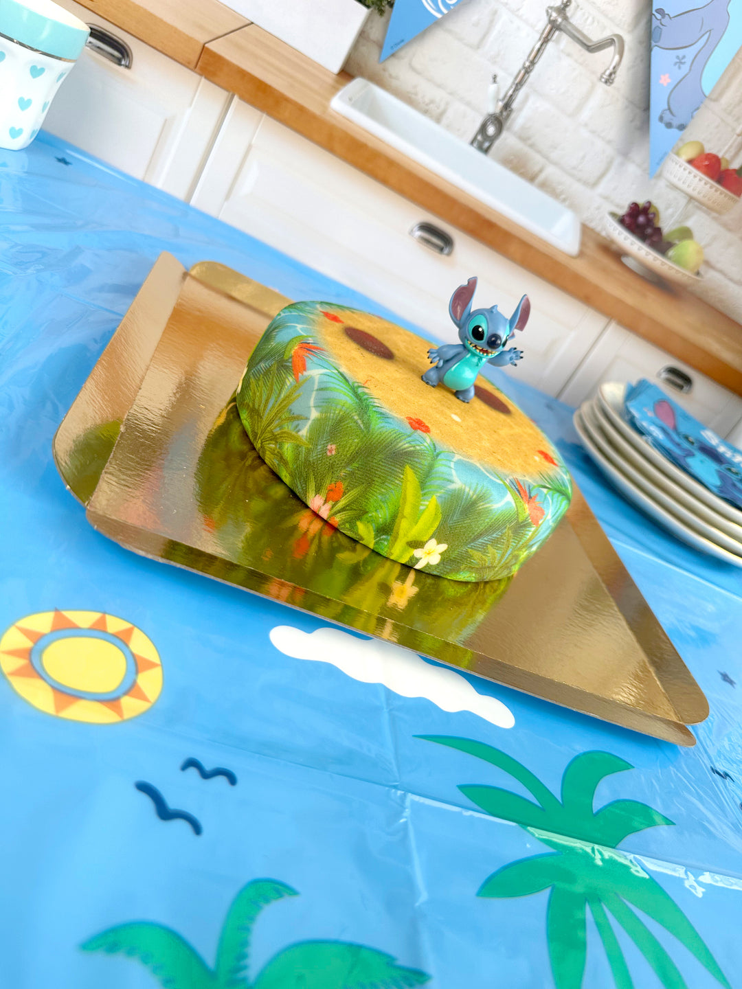 Stitch® op tropische strand taart