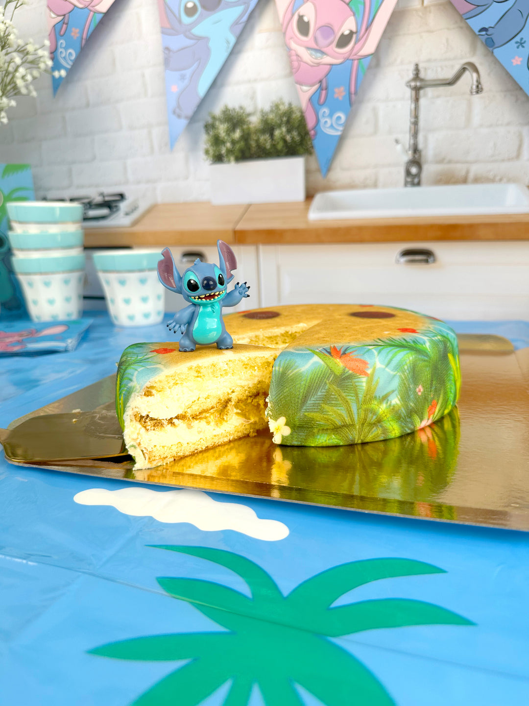 Stitch® op tropische strand taart