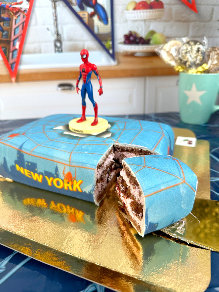Spiderman® op spinnenweb boven New York taart 