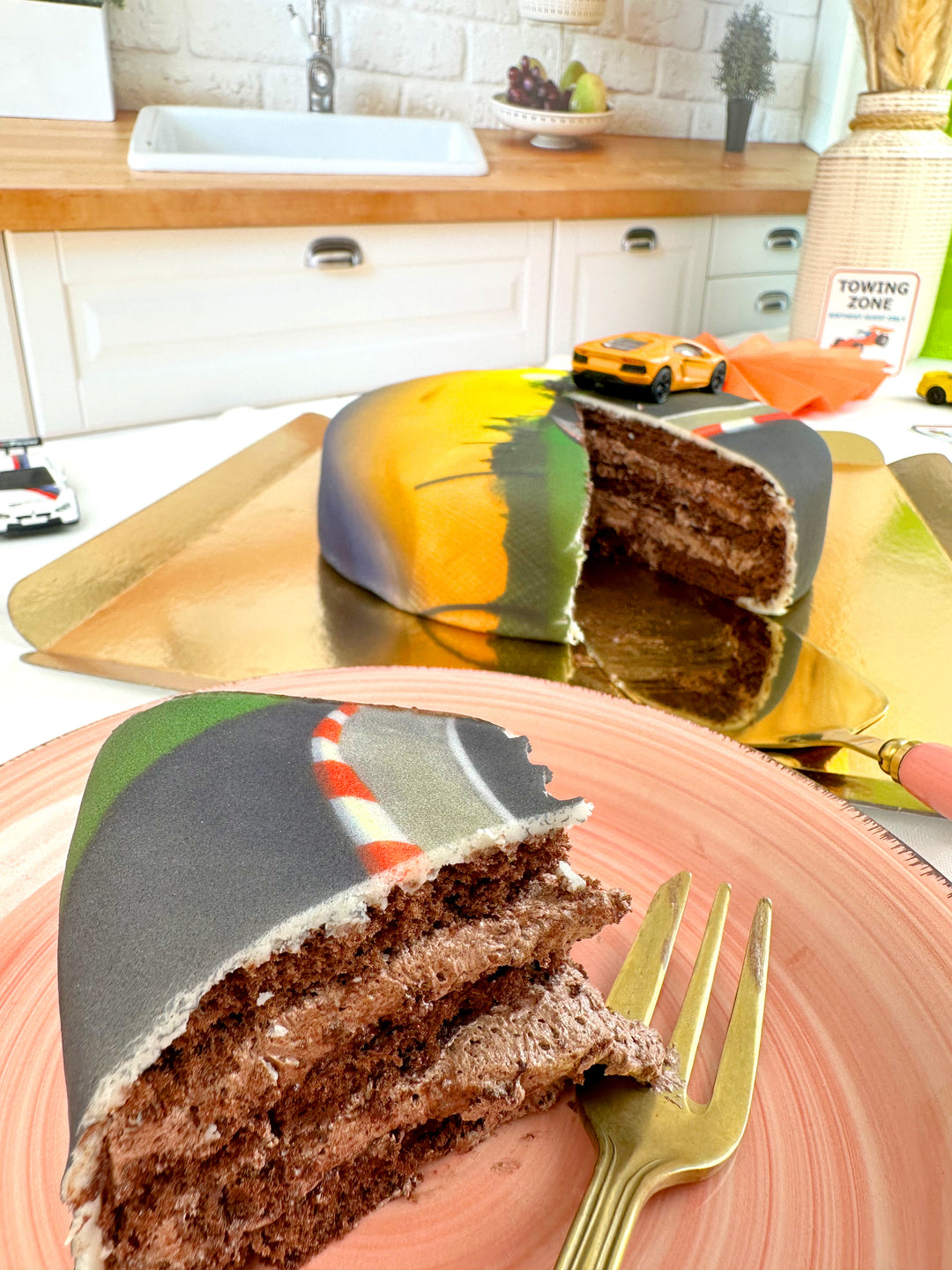 Speelgoedauto op taart-LAMBORGHINI