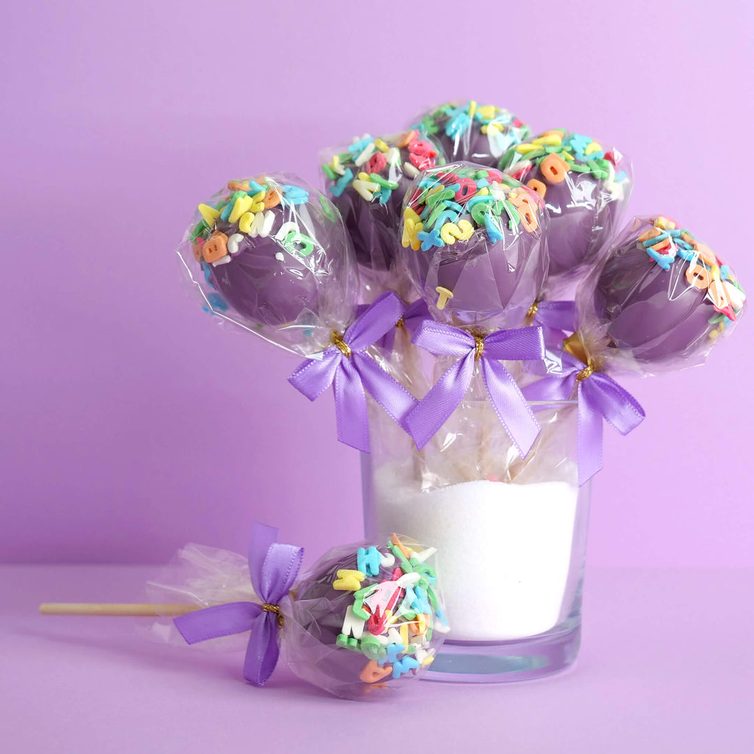 Lila Buchstaben Cake-Pops (12 Stück)