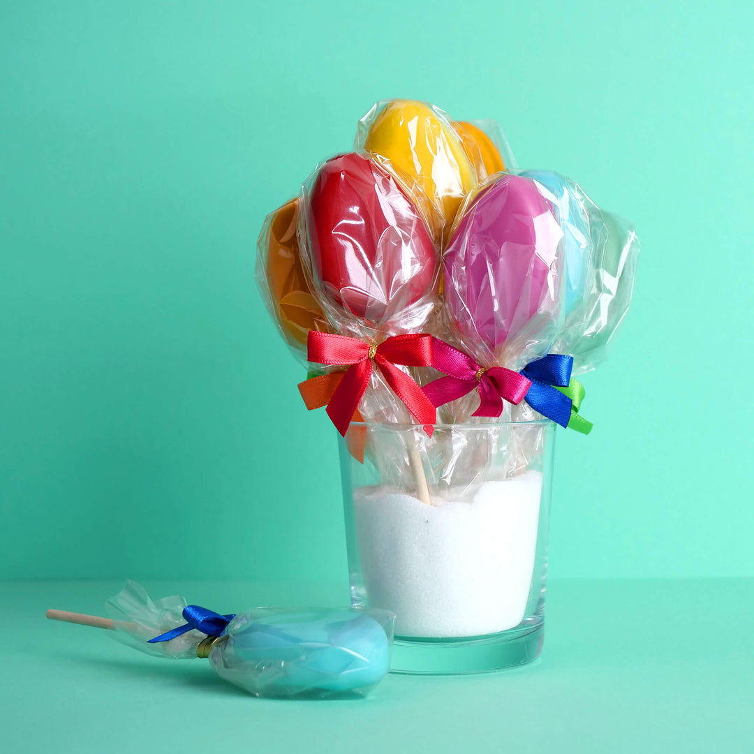 Pasen cake-pops met kleurrijke chocolade (12 stuks)