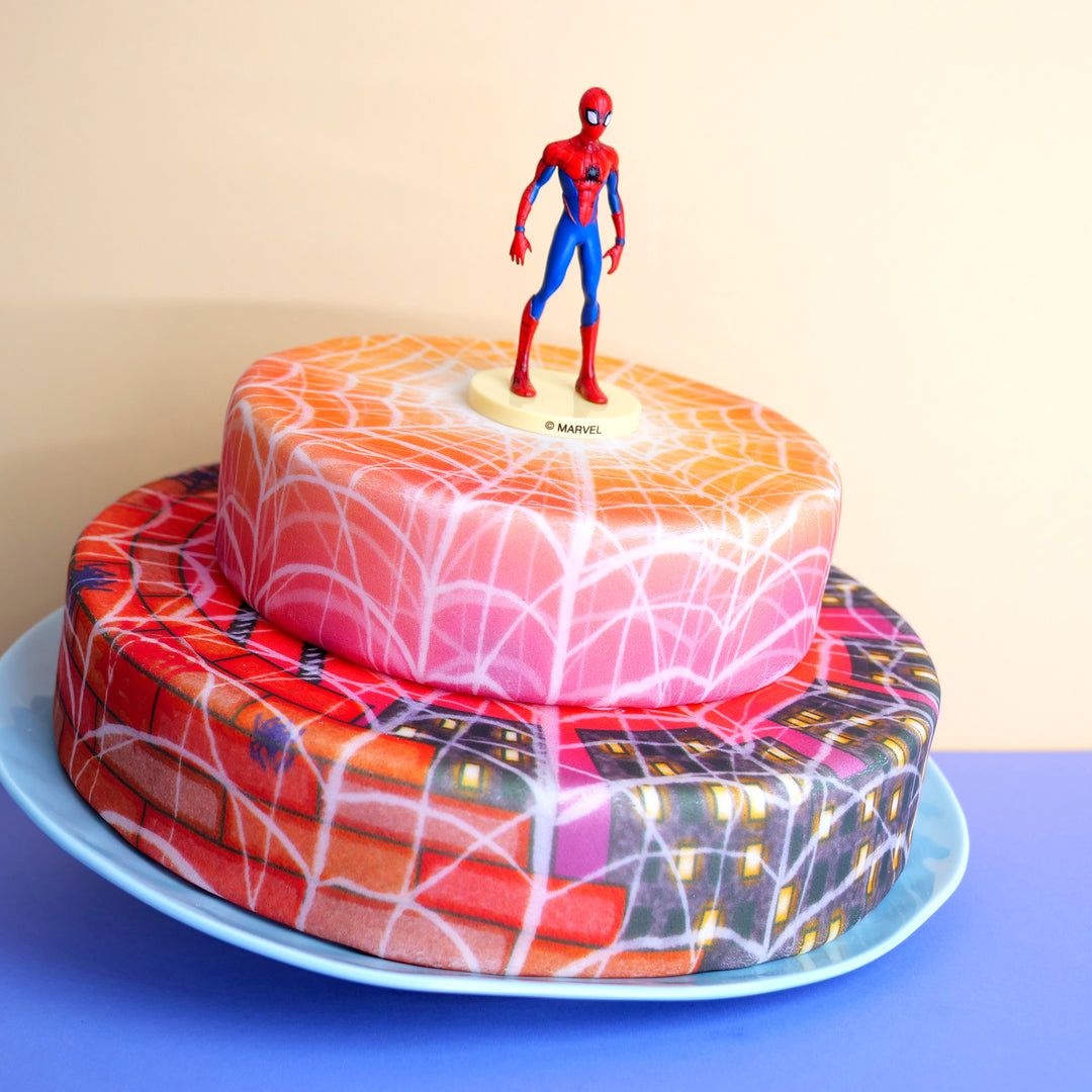 Spider-Man® op 2-laagse verweven stadsavondtaart