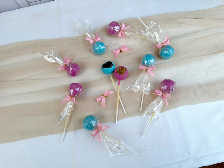 Cake pops met kleurrijke chocolade en logo (12 stuk)