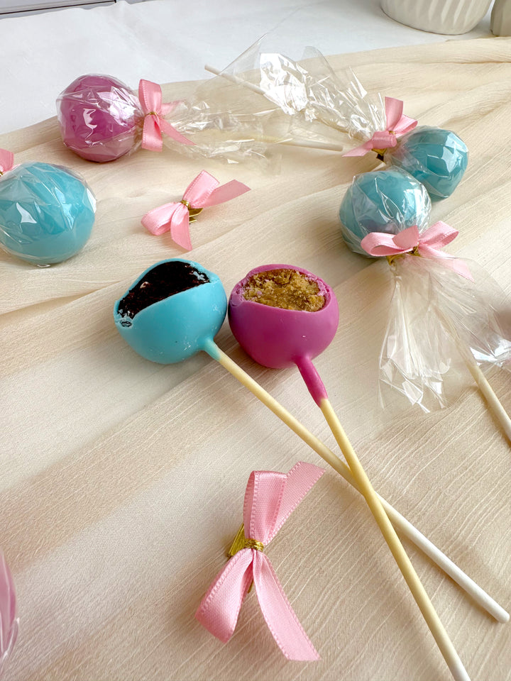 Cake pops met kleurrijke chocolade en logo (12 stuk)