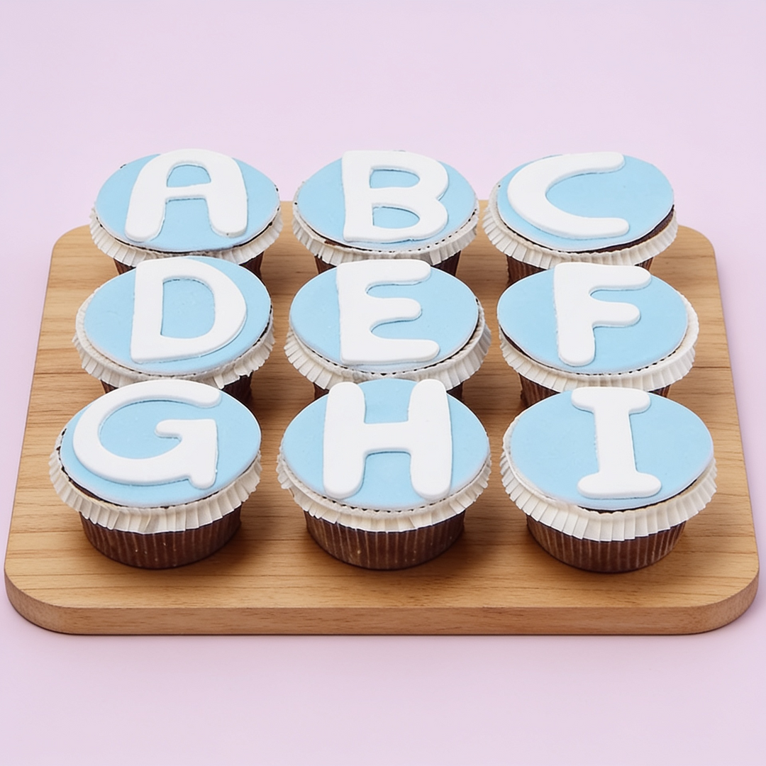 Letter-cupcakes 
