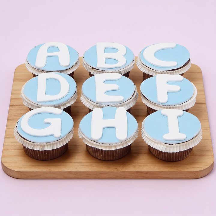 Letter-cupcakes 