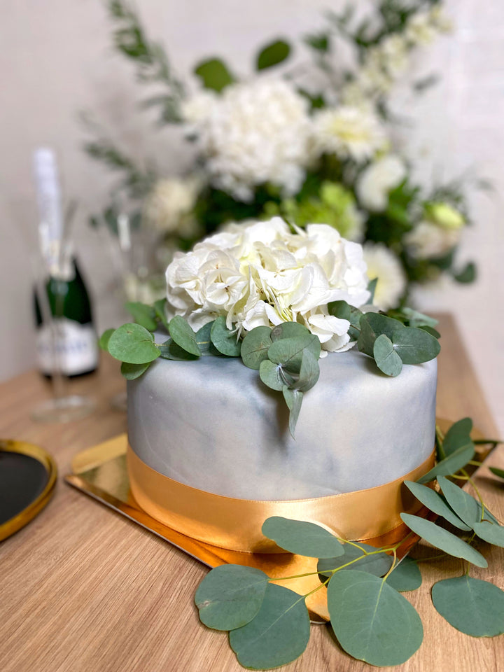 Luxe taart van Marmerpatroon – dubbele hoogte