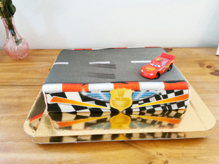 Cars® - Lightning McQueen® op race circuit taart 